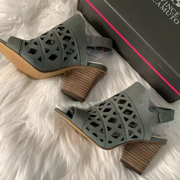 Vince Camuto Deverly Sandal Size 6.5 Wide - Picture 3 of 12